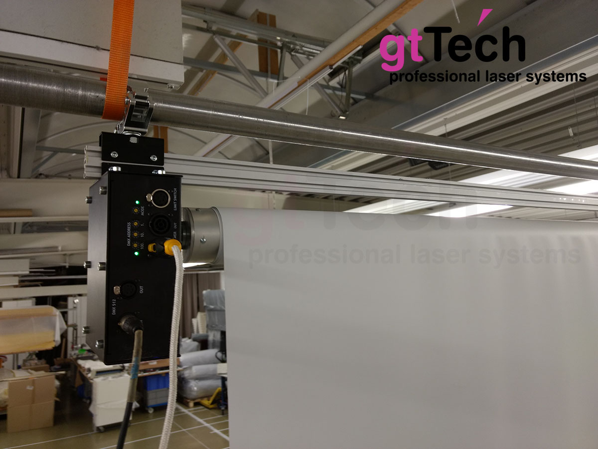 DMX High Speed Motorleinwand mit blickdichtem Videogaze