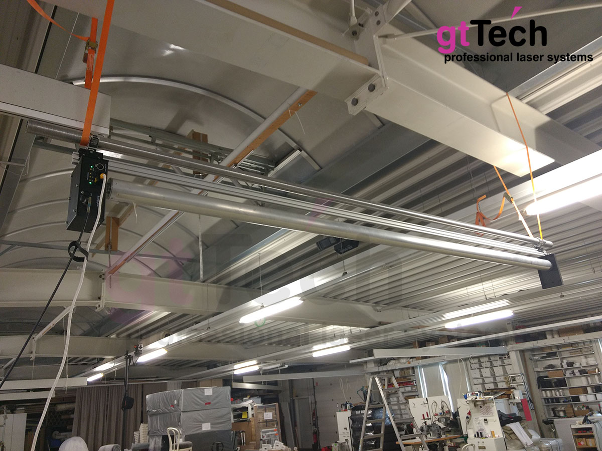 DMX-High-Speed-Motorleinwand_2 DMX-High-Speed-Motorleinwand